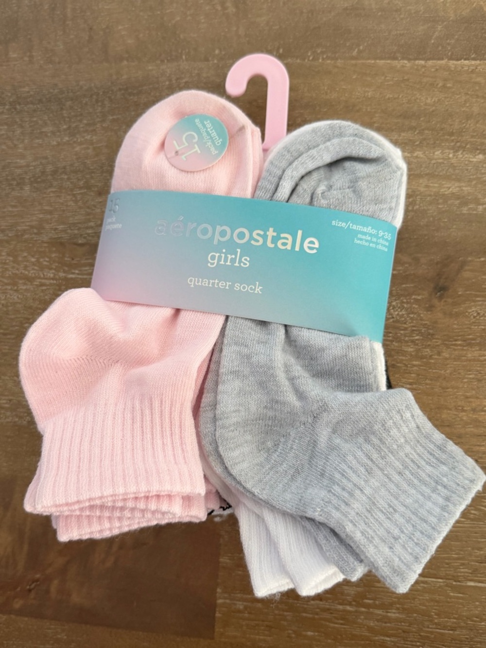 15 pairs Aeropostale Girls Quarter Socks in Pink, Gray, Black & White